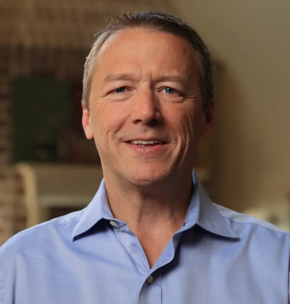 Headshot of Hon. Ron Simmons – author, public speaker, and business consultant.